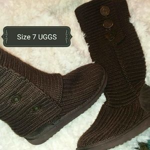 Size 5 (US size 7) UGGS